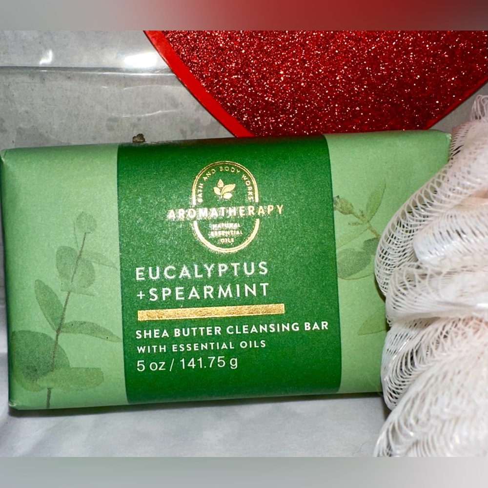 BATH & BODY WORKS AROMATHERAPY EUCALYPTUS & SPEARMENT SOAP + BODY CREAM - Picture 3 of 6